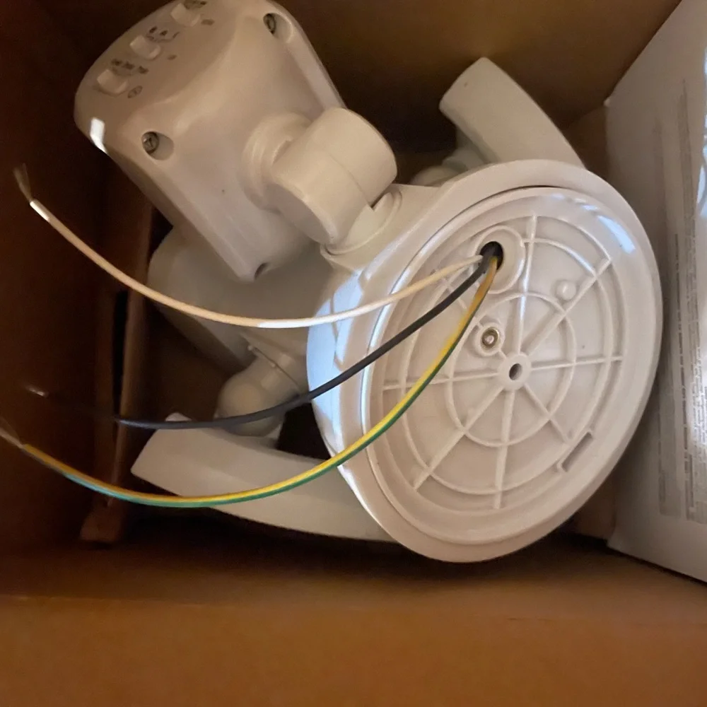 Adjustable LED Security Light - Picture 3 of 9